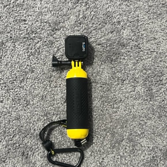 GoPro Hero Session w/ Hand Grip - Picture 5 of 8